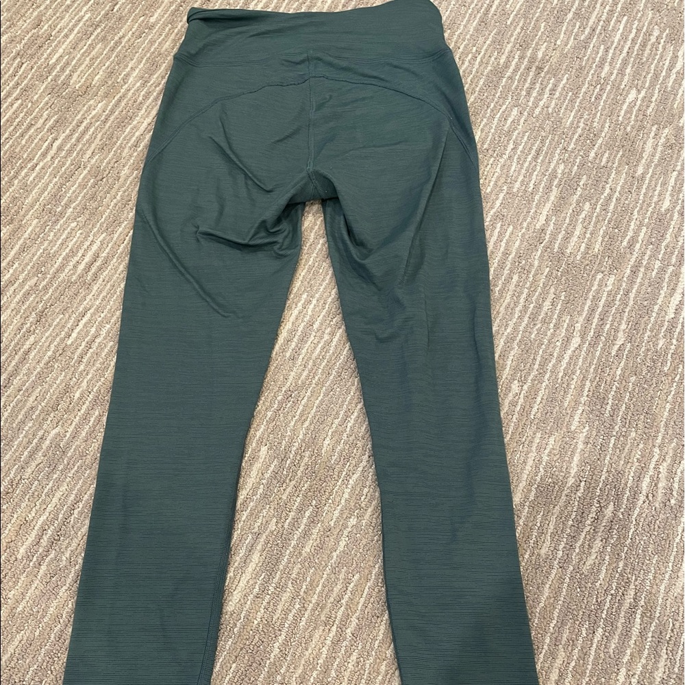 Outdoor Voices 2 piece set in green (top M/leggings S) - Picture 4 of 6